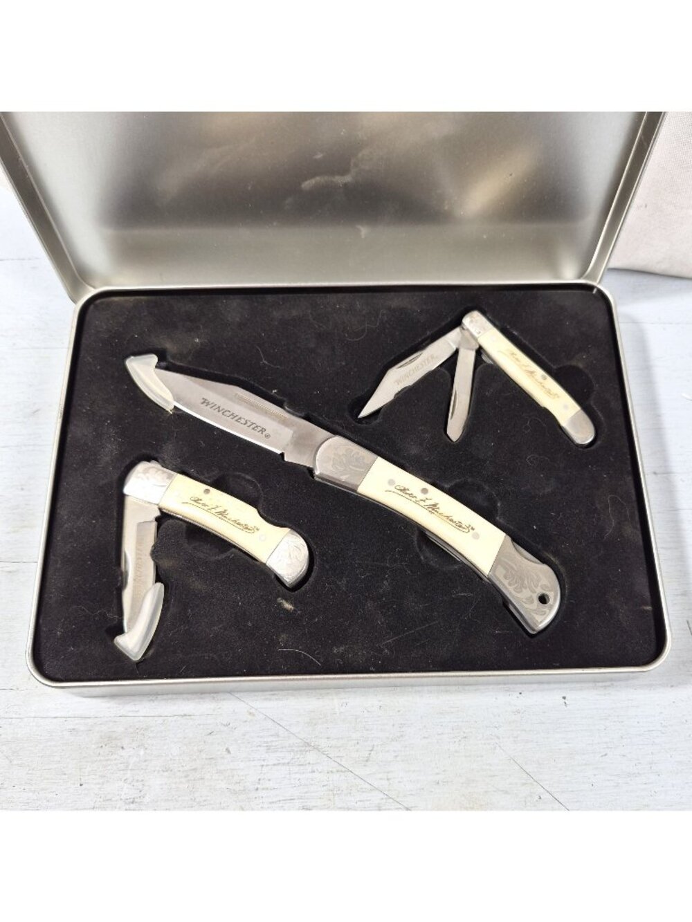 Winchester Limited Edition Knife Set Tin - 3 Folding Knives Oliver F. Winchester